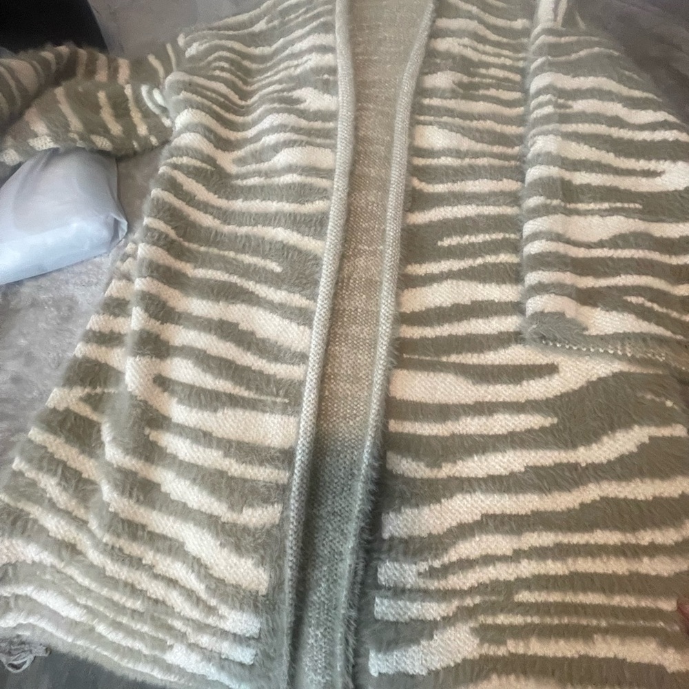 Mystree Zebra Pattern Cardigan - Olive and Cream